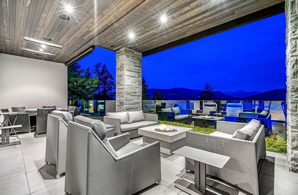 Contemporary-Gated-Estate-with-Amazing-Ocean-Views-Prices-at-C7980000-in-West-Vancouver-4