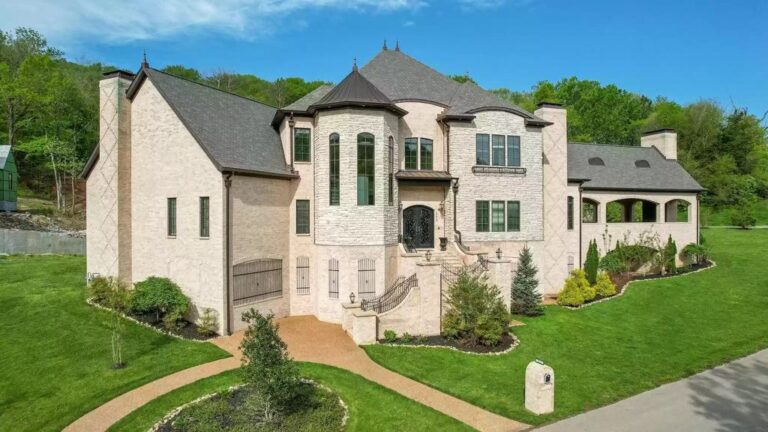 Elegant and Spacious Home in Tennessee Hits Market for $5,600,000