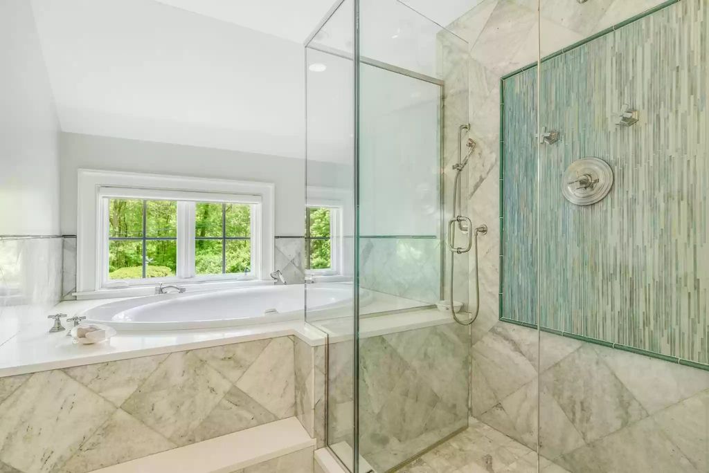 The Home in Connecticut is a luxurious home renovated to perfection now available for sale. This home located at 700 Hollow Tree Ridge Rd, Darien, Connecticut; offering 05 bedrooms and 06 bathrooms with 5,500 square feet of living spaces. 