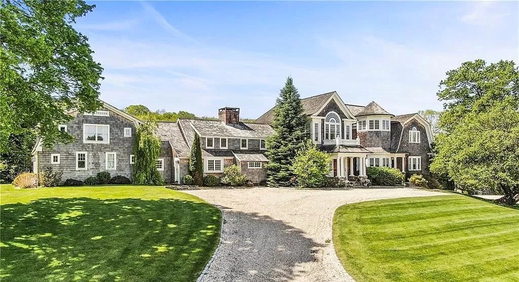 Explore-Endless-Possibilities-of-Satisfying-Your-Lifestyle-Demands-in-this-4750000-Elegant-Country-Estate-in-Connecticut-12