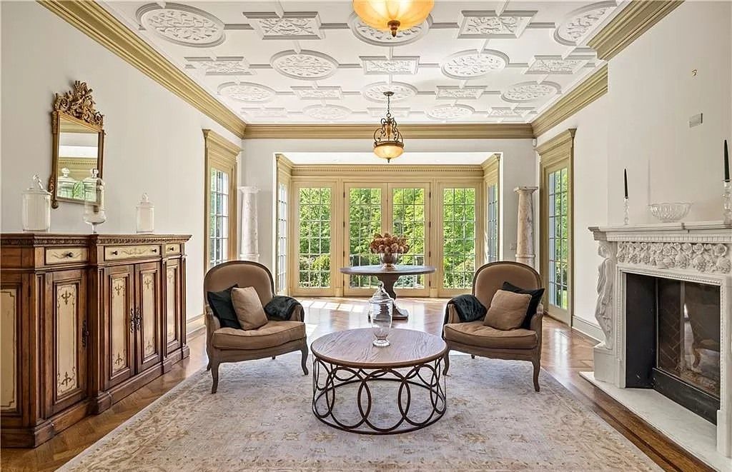 Explore-Endless-Possibilities-of-Satisfying-Your-Lifestyle-Demands-in-this-4750000-Elegant-Country-Estate-in-Connecticut-20