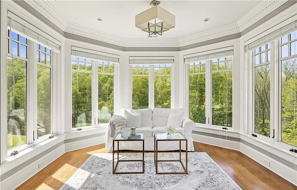Explore-Endless-Possibilities-of-Satisfying-Your-Lifestyle-Demands-in-this-4750000-Elegant-Country-Estate-in-Connecticut-3