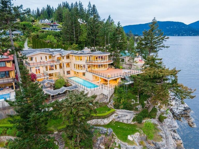 Extraordinary Gated Waterfront Estate in West Vancouver Asks for C$17,980,000