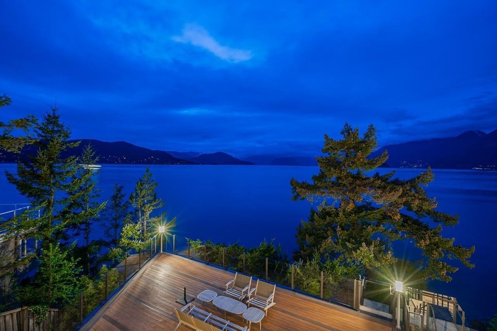 Extraordinary-Gated-Waterfront-Estate-in-West-Vancouver-Asks-for-C17980000-27
