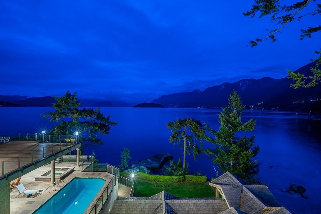 Extraordinary-Gated-Waterfront-Estate-in-West-Vancouver-Asks-for-C17980000-28