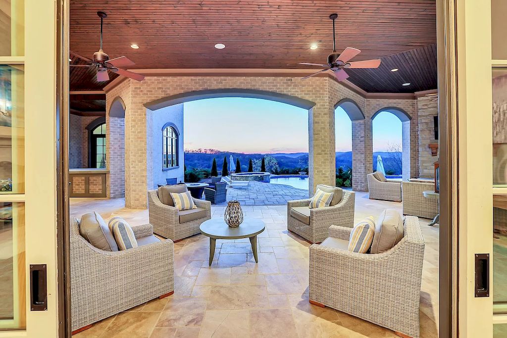 Extraordinary-Hilltop-Estate-with-Spectacular-Sunsets-and-Exquisite-Views-in-Tennessee-Listed-at-7499999-21