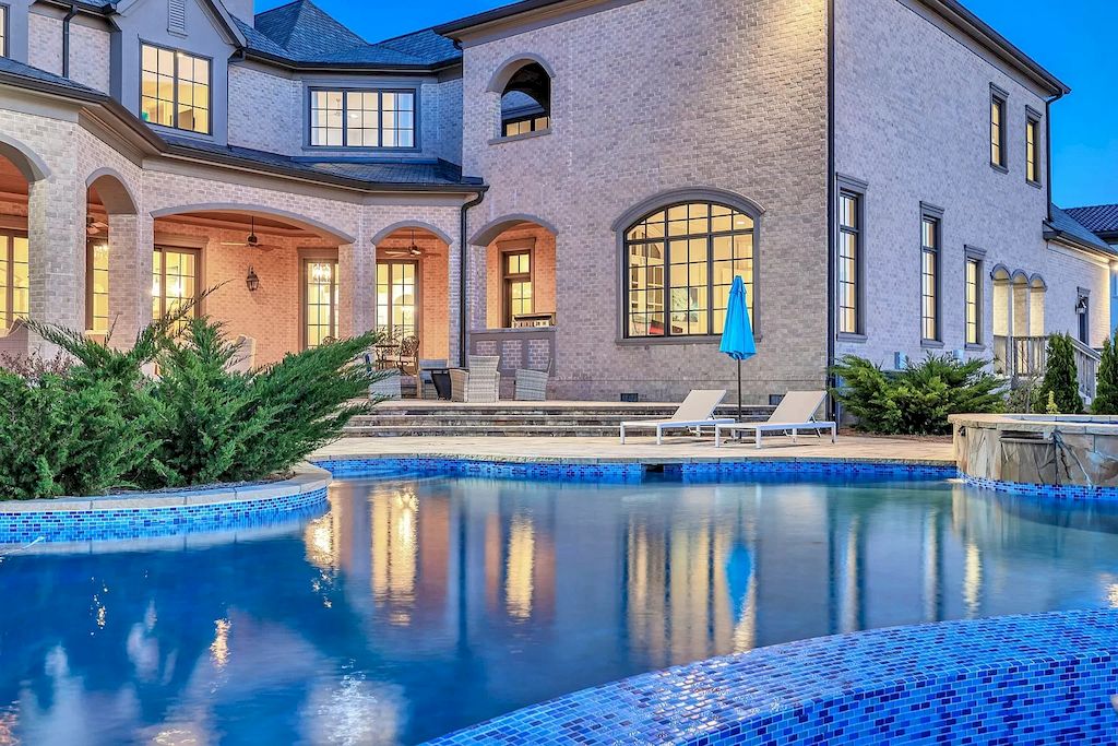 The Home in Tennessee is a luxurious home boasting top of the line appliances and remarkable outdoor living area now available for sale. This home located at 443 Canterbury Rise, Franklin, Tennessee; offering 05 bedrooms and 10 bathrooms with 11,440 square feet of living spaces.