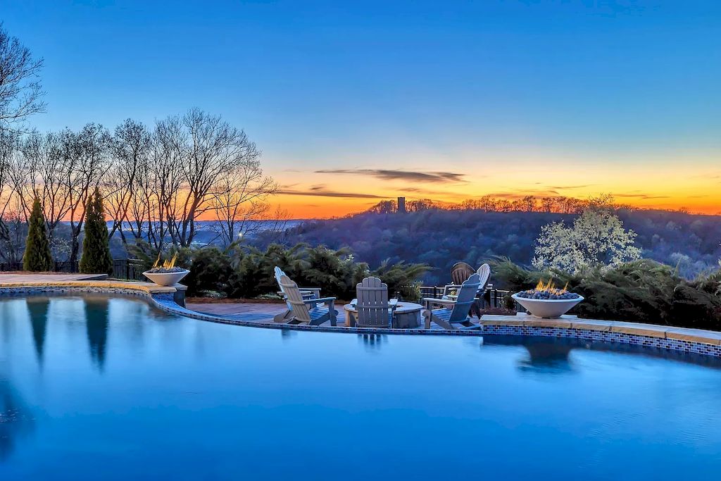 Extraordinary-Hilltop-Estate-with-Spectacular-Sunsets-and-Exquisite-Views-in-Tennessee-Listed-at-7499999-49