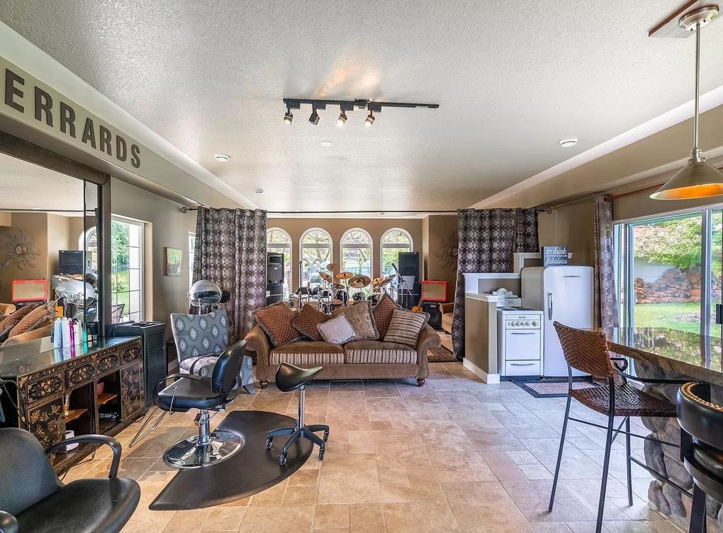 The Home in Nanaimo offers rare opportunity to secure the best of all the elements that are needed to create a one of a kind property, now available for sale. This home located at 2800 Benson View Rd, Nanaimo, BC V9R 6W7, Canada