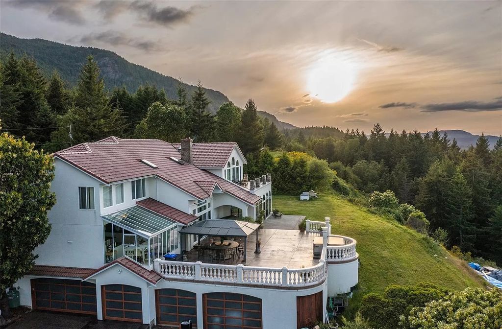 The Home in Nanaimo offers rare opportunity to secure the best of all the elements that are needed to create a one of a kind property, now available for sale. This home located at 2800 Benson View Rd, Nanaimo, BC V9R 6W7, Canada