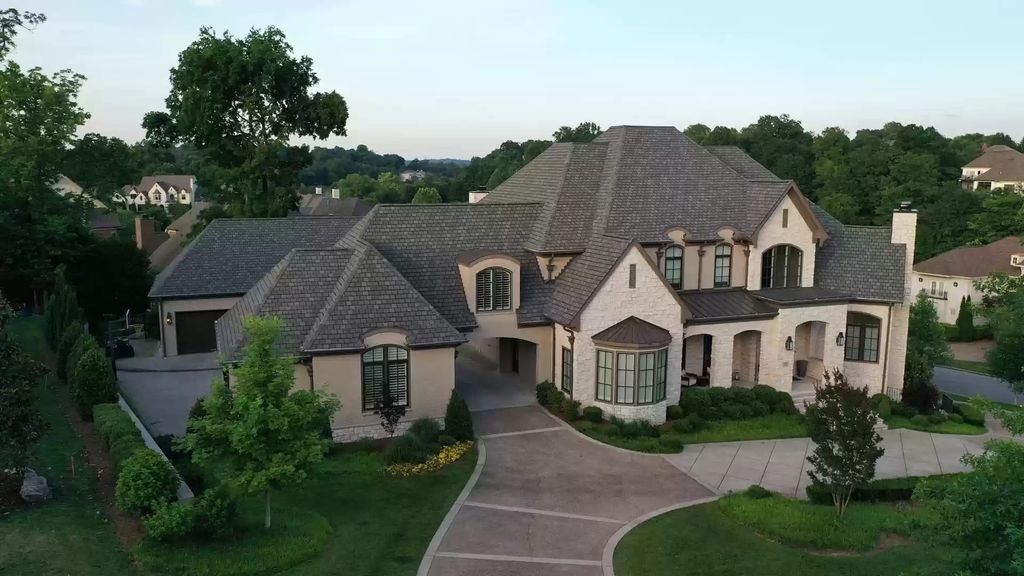 The Home in Tennessee is a luxurious home where every amenity is ready to satisfy your demands now available for sale. This home located at 50 Governors Way, Brentwood, Tennessee; offering 07 bedrooms and 10 bathrooms with 12,738 square feet of living spaces.