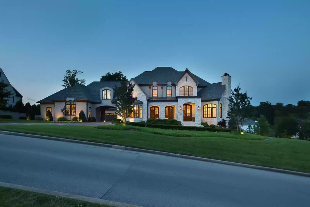The Home in Tennessee is a luxurious home where every amenity is ready to satisfy your demands now available for sale. This home located at 50 Governors Way, Brentwood, Tennessee; offering 07 bedrooms and 10 bathrooms with 12,738 square feet of living spaces.