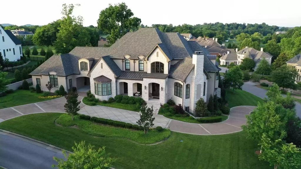 The Home in Tennessee is a luxurious home where every amenity is ready to satisfy your demands now available for sale. This home located at 50 Governors Way, Brentwood, Tennessee; offering 07 bedrooms and 10 bathrooms with 12,738 square feet of living spaces.