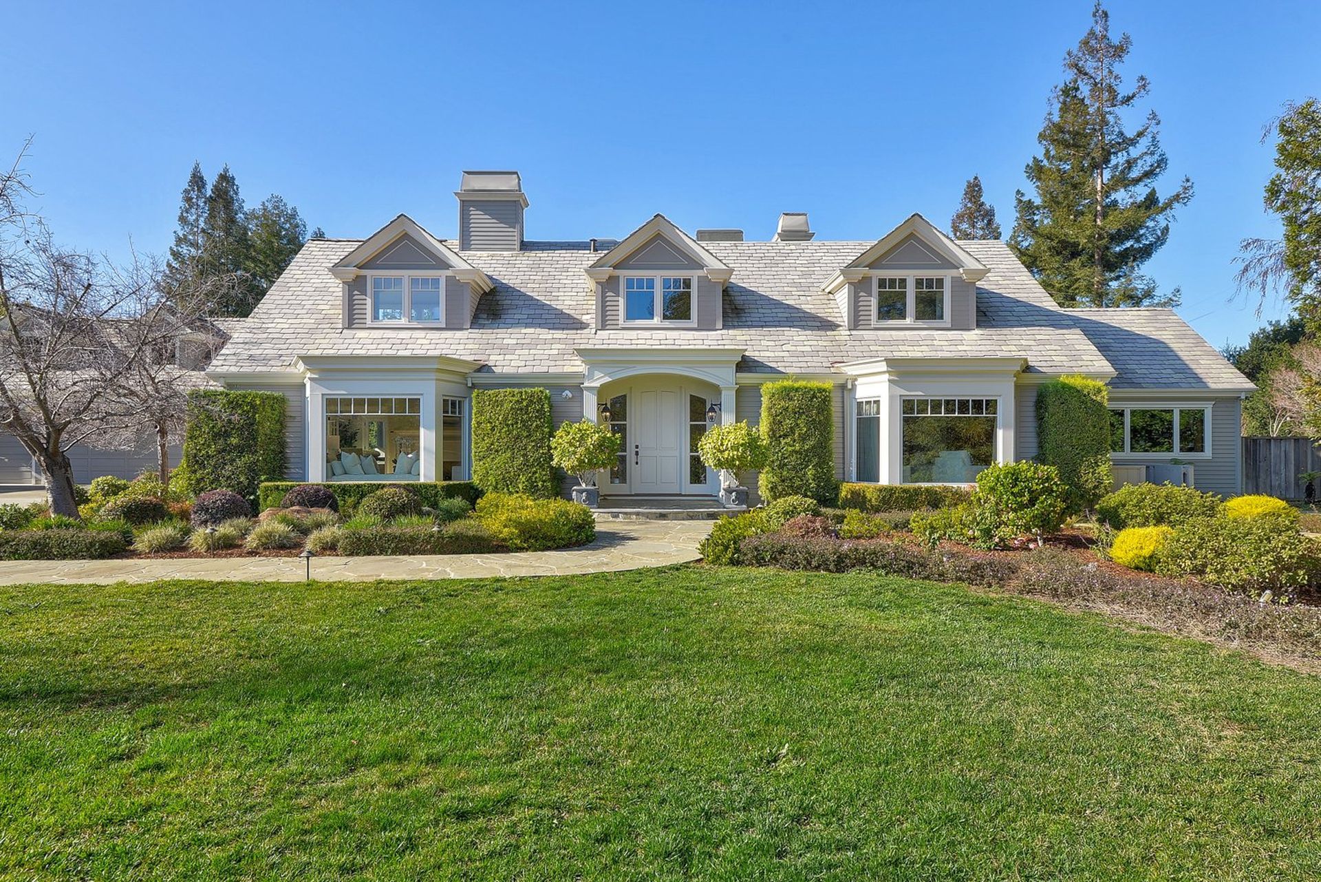 Impressive-Executive-Home-in-Los-Altos-Hills-with-Distinctive-Architecture-and-Luxe-Style-Asking-for-10998000-2