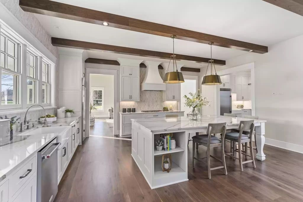 The Home in Tennessee is a luxurious home featuring incredible kitchen with large island now available for sale. This home located at 1261 Lewisburg Pike, Franklin, Tennessee; offering 05 bedrooms and 07 bathrooms with 7,278 square feet of living spaces.