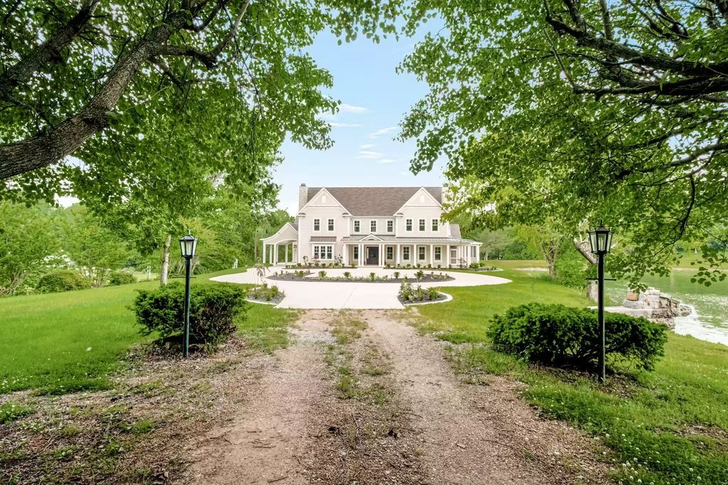 The Home in Tennessee is a luxurious home featuring incredible kitchen with large island now available for sale. This home located at 1261 Lewisburg Pike, Franklin, Tennessee; offering 05 bedrooms and 07 bathrooms with 7,278 square feet of living spaces.