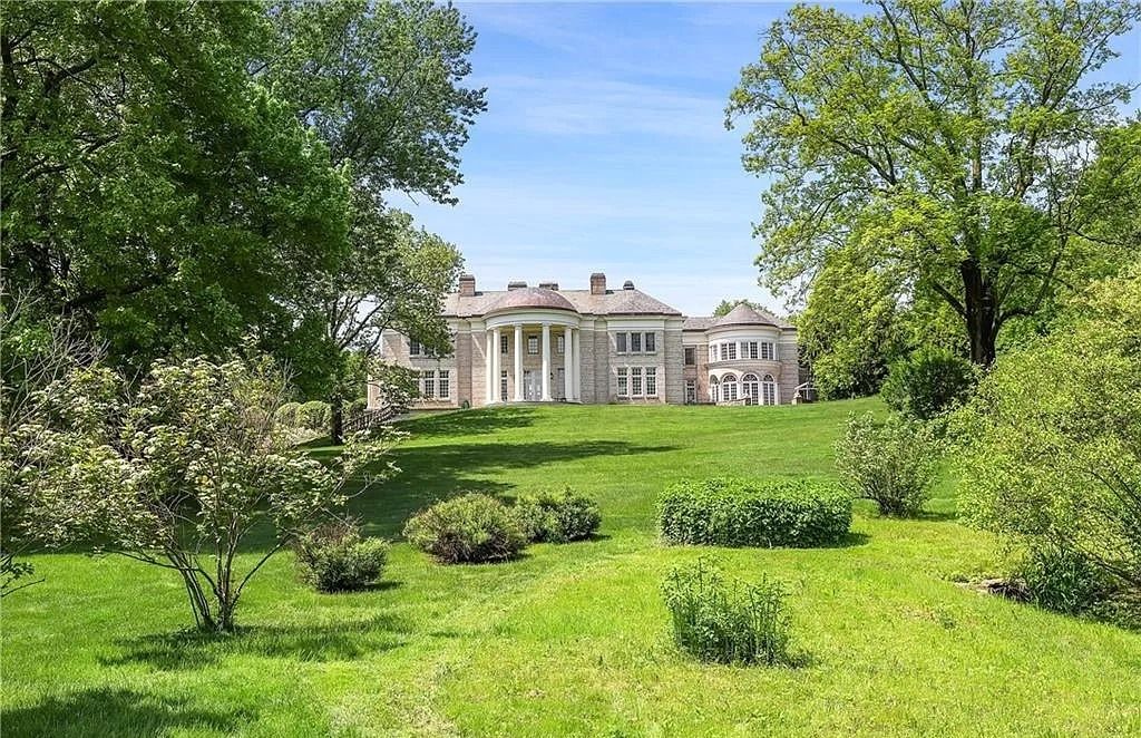 Magnificent-European-inspired-Manor-Built-to-the-Highest-Standard-of-Craftsmanship-in-Connecticut-Listed-at-11995000-3