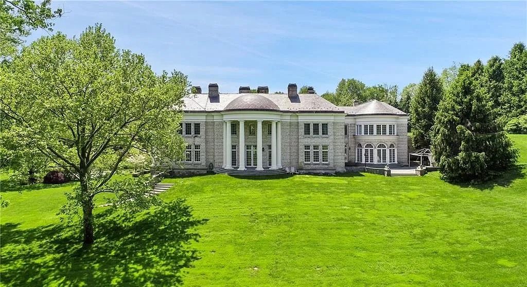 The Home in Connecticut is a luxurious home commanding pristine Wilshire lake views and of finely detailed living spaces now available for sale. This home located at 25 Close Rd, Greenwich, Connecticut; offering 06 bedrooms and 09 bathrooms with 12,963 square feet of living spaces. 