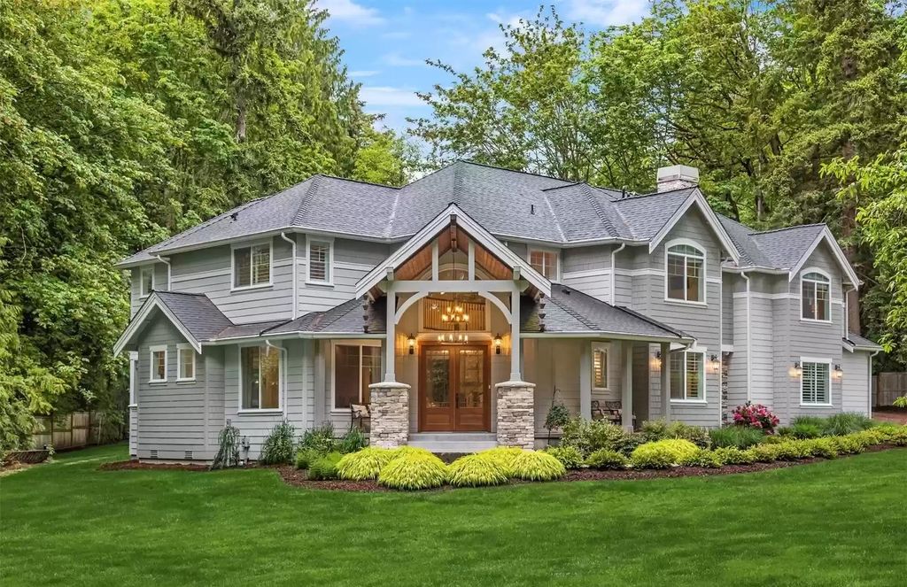 The Estate in Washington is a luxurious home featuring stylish stone and wood details now available for sale. This home located at 2723 204 Avenue SE, Sammamish, Washington; offering 04 bedrooms and 05 bathrooms with 4,539 square feet of living spaces.