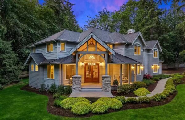 Make Your Lasting Memories Year-round in Washington in this $2,950,000 Private Estate