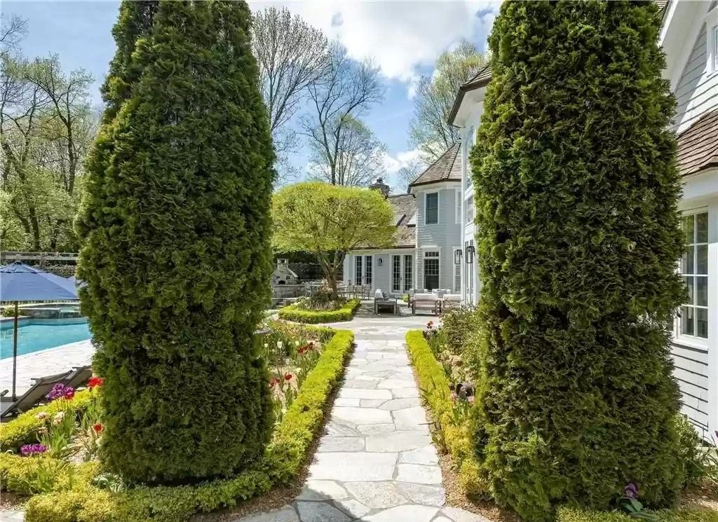 Masterfully-Crafted-to-Every-Detail-this-Shingled-Nantucket-style-Manor-in-Connecticut-Listed-at-3495000-31