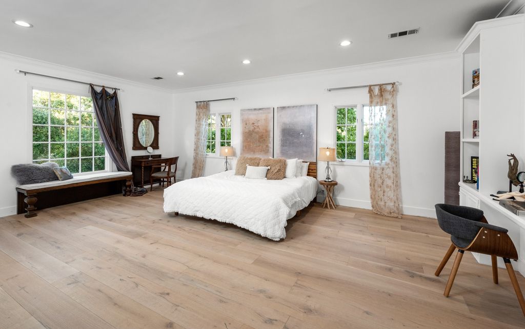 The Home in Los Angeles is a one-of-a-kind transitional estate on a beautiful tree lined street in the prestigious neighborhood of Little Holmby now available for sale. This home located at 10401 Wyton Dr, Los Angeles, California