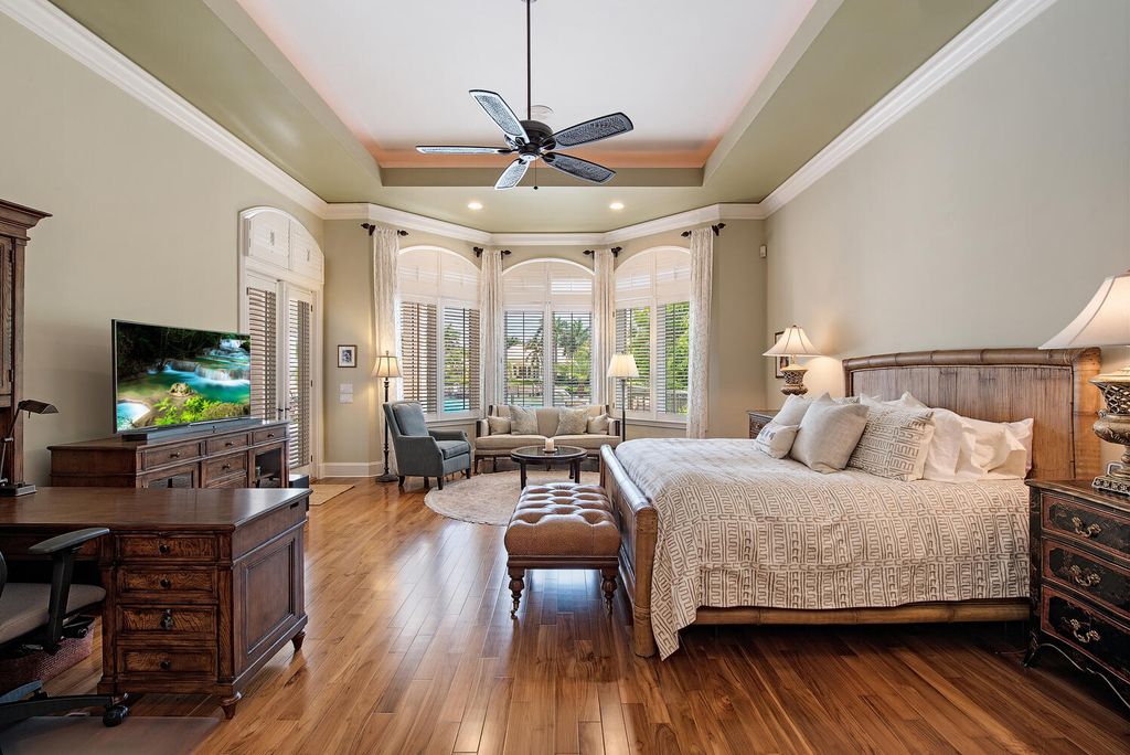 The Home in Naples is an outstanding property on nearly three quarters of an acre in prestigious Port Royal perfect for entertaining now available for sale. This home located at 818 Nelsons Walk, Naples, Florida