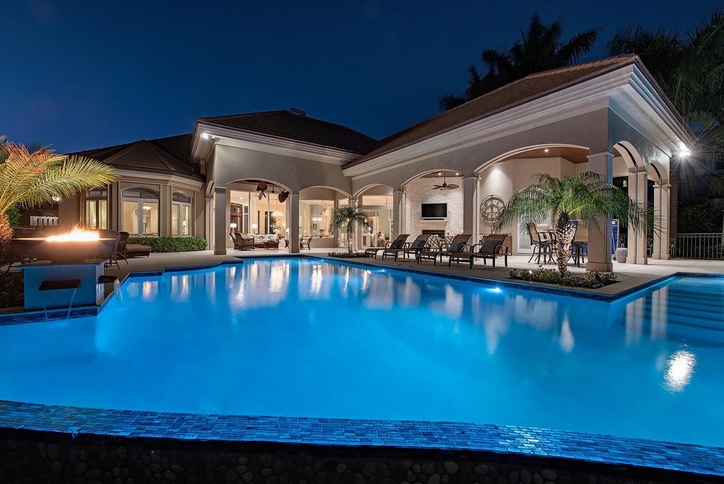 The Home in Naples is an outstanding property on nearly three quarters of an acre in prestigious Port Royal perfect for entertaining now available for sale. This home located at 818 Nelsons Walk, Naples, Florida