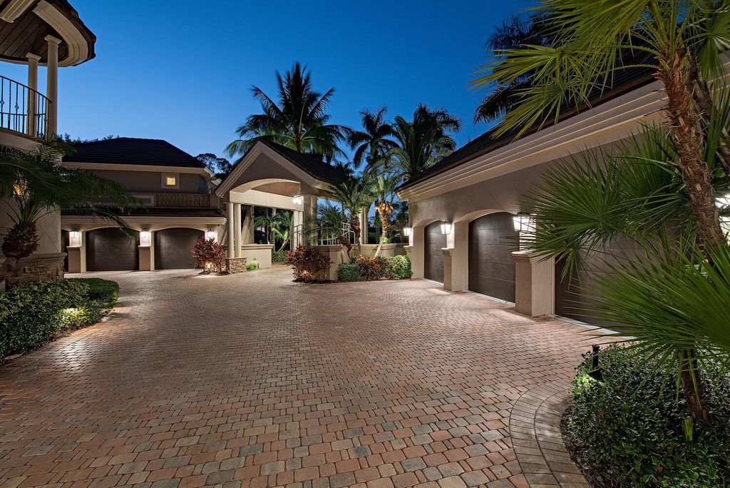 The Home in Naples is an outstanding property on nearly three quarters of an acre in prestigious Port Royal perfect for entertaining now available for sale. This home located at 818 Nelsons Walk, Naples, Florida