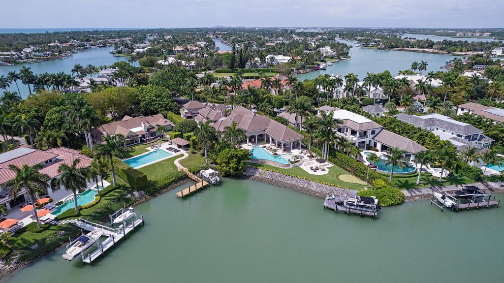 The Home in Naples is an outstanding property on nearly three quarters of an acre in prestigious Port Royal perfect for entertaining now available for sale. This home located at 818 Nelsons Walk, Naples, Florida