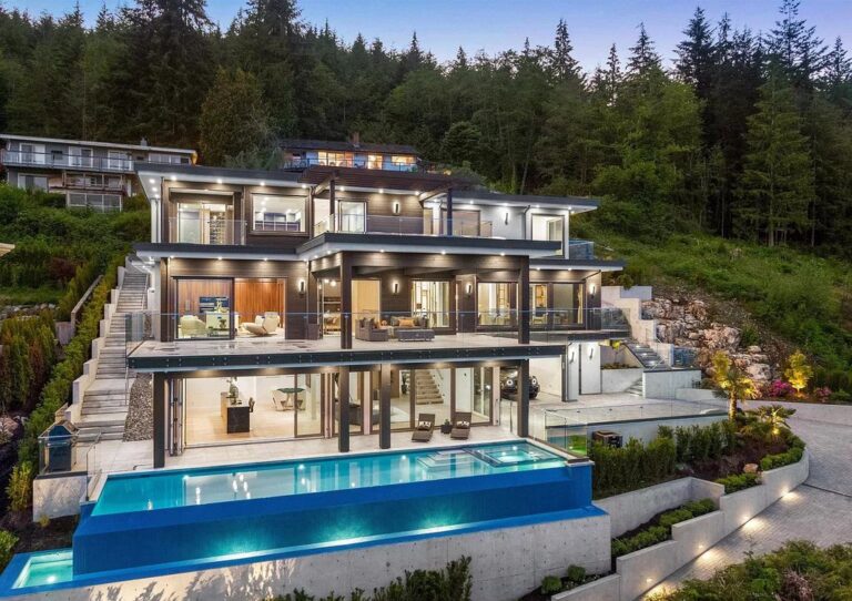 Organic Warmth & Chic Architecture Merge to Create this C$6,998,000 Exquisite  Residence in West Vancouver
