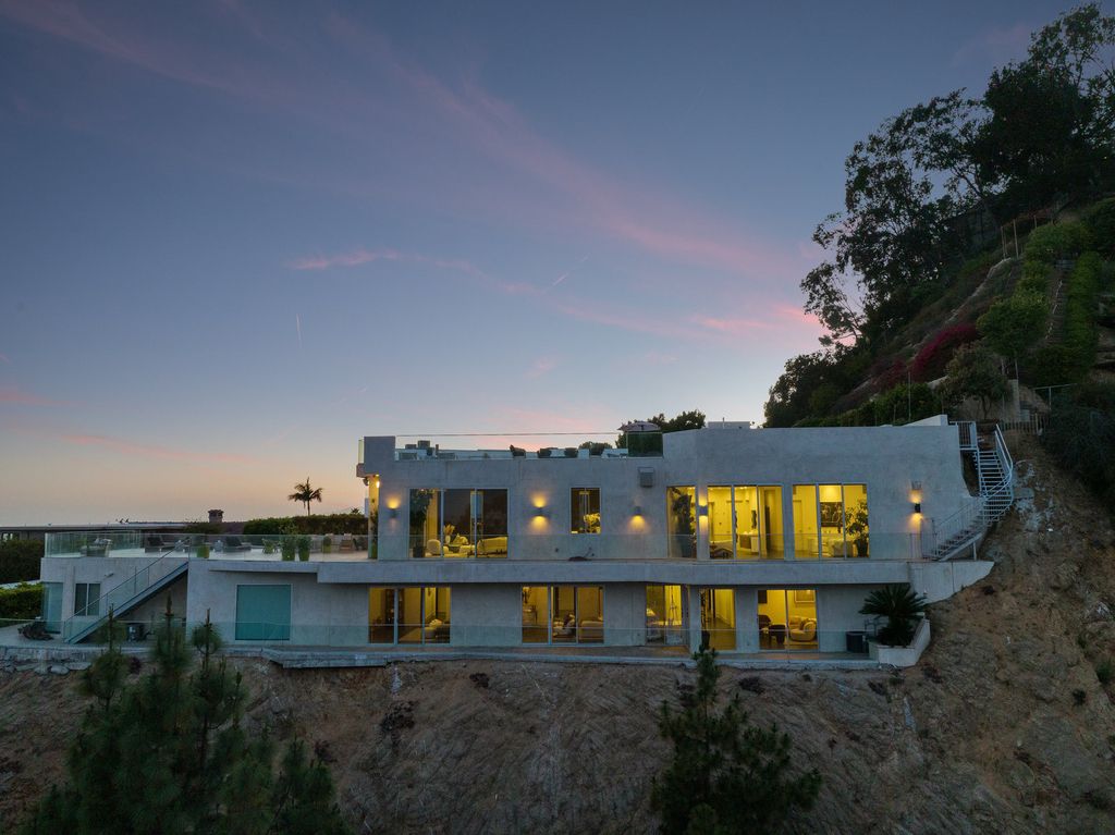 The Los Angeles Home is a custom built estate has 7,000 square foot of outdoor entertainment terraces with the views of the world now available for sale. This home located at 9369 Nightingale Dr, Los Angeles, California