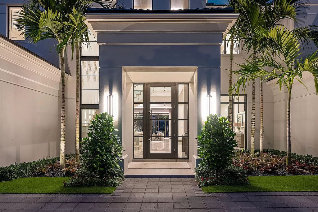 The Home in Boca Raton is a turnkey 2020 SRD Building Corp home offers a slice of paradise with 102′ of golf course frontage now available for sale. This home located at 170 Royal Palm Way, Boca Raton, Florida