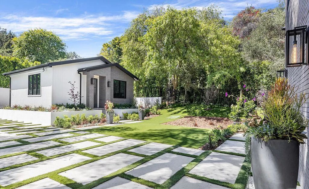 The Home in Los Angeles is a serene property on a small private road with an exquisite transitional farmhouse strategically built for effortless living and entertaining now available for sale. This home located at 13158 Boca De Canon Ln, Los Angeles, California