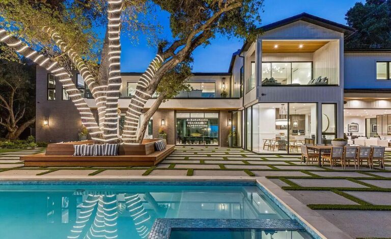 This $29,995,000 Brand New Home in Los Angeles provides A Sophisticated Balance of Luxury Living with A Rustic Natural Environment