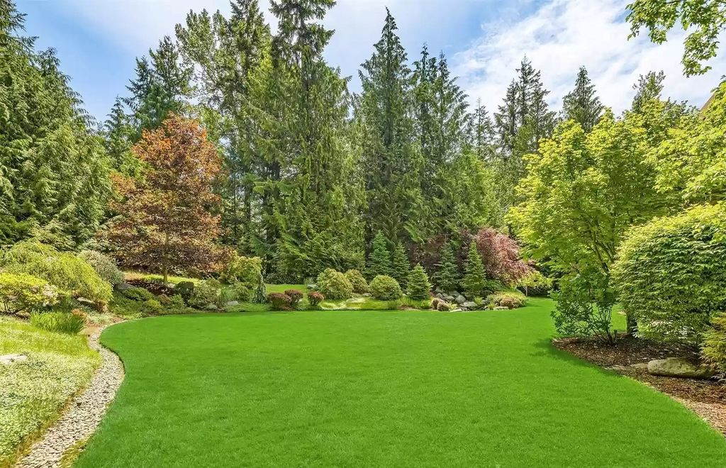 The Estate in Washington is a luxurious home with uncompromised privacy now available for sale. This home located at 1324 289th Avenue NE, Carnation, Washington; offering 05 bedrooms and 05 bathrooms with 6,824 square feet of living spaces.