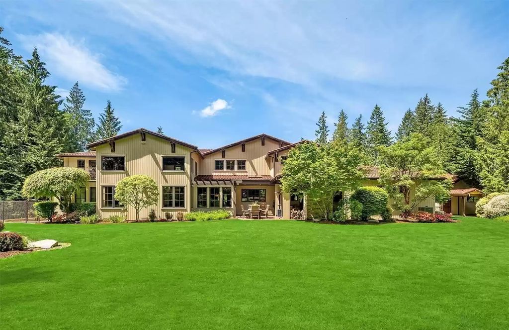 The Estate in Washington is a luxurious home with uncompromised privacy now available for sale. This home located at 1324 289th Avenue NE, Carnation, Washington; offering 05 bedrooms and 05 bathrooms with 6,824 square feet of living spaces.