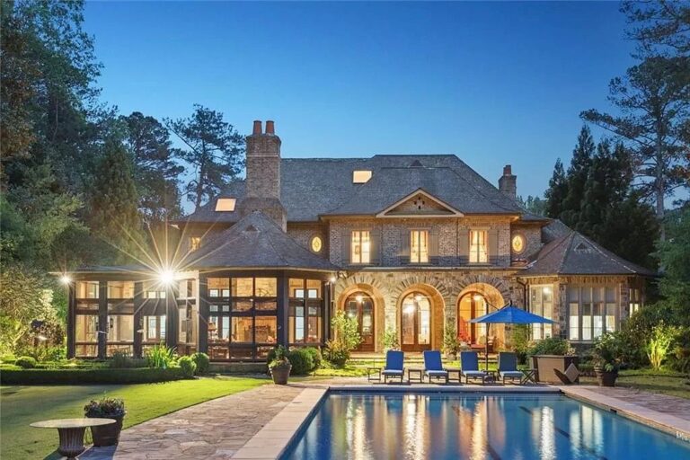This $3,750,000 Private Retreat Creates Traditional,  Luxurious, and Warm Ambiance in Georgia