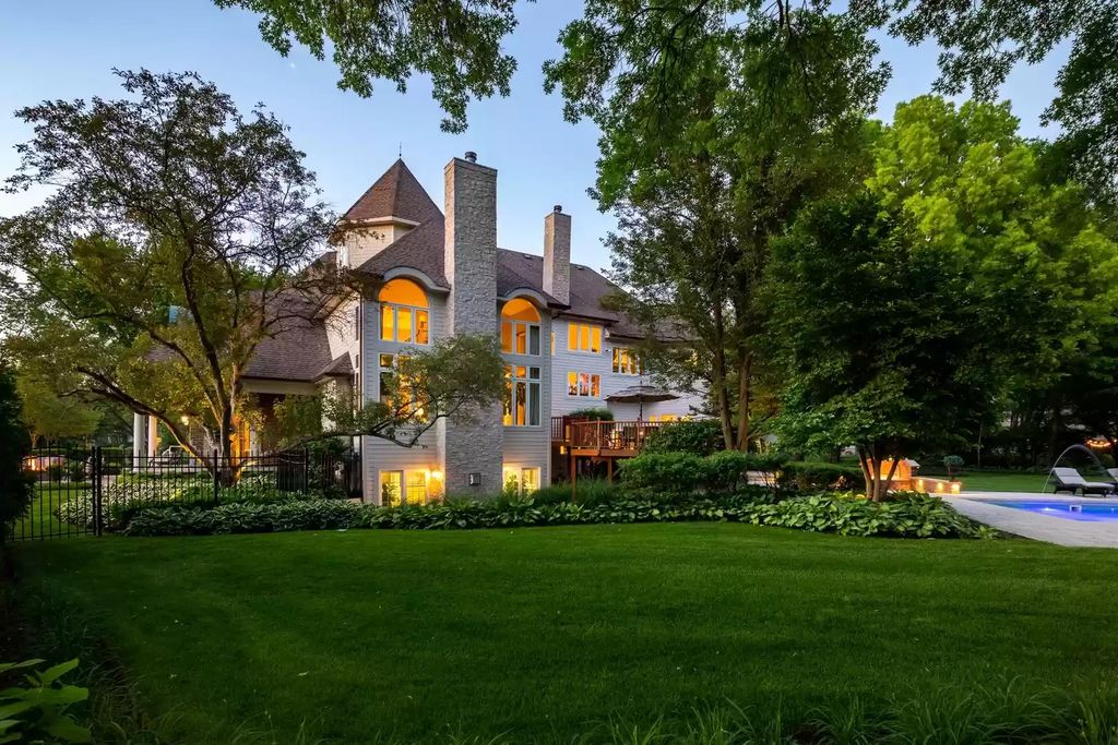 The Home in Illinois is a luxurious home which is exquisite from top to bottom now available for sale. This home located at 1091 Johnson Dr, Naperville, Illinois; offering 06 bedrooms and 07 bathrooms with 7,856 square feet of living spaces. 