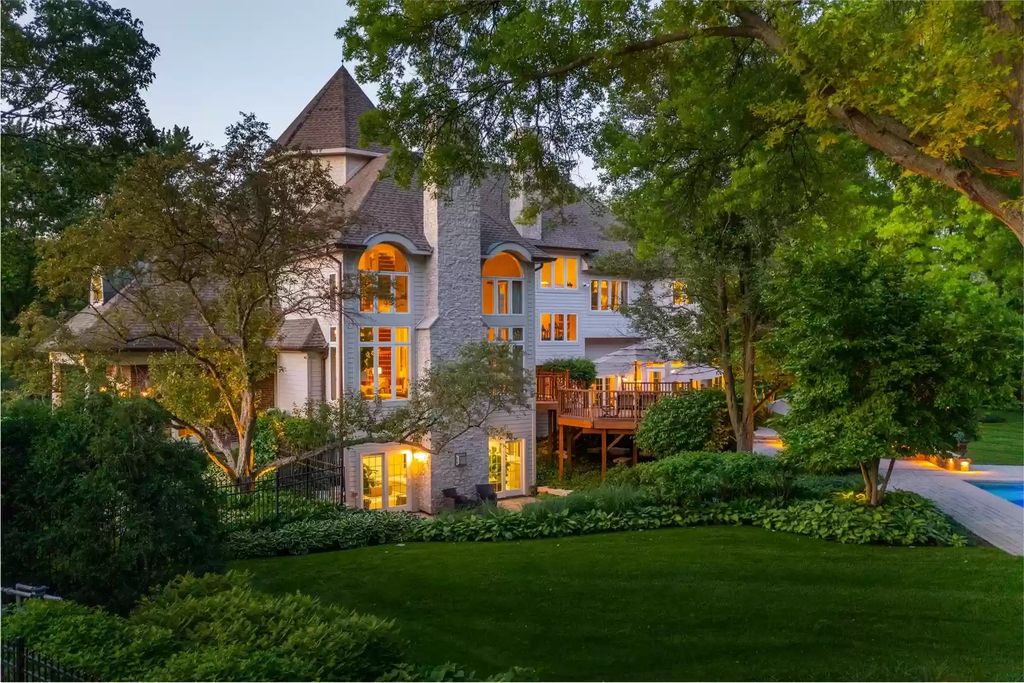 The Home in Illinois is a luxurious home which is exquisite from top to bottom now available for sale. This home located at 1091 Johnson Dr, Naperville, Illinois; offering 06 bedrooms and 07 bathrooms with 7,856 square feet of living spaces. 