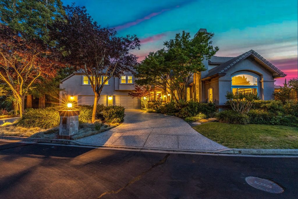 The Home in Danville is a Blackhawk Country Club estate has an amazing backyard with solar-heated pool, spa, hot tub, putting green, gardens, multiple venues now available for sale. This home located at 4338 Quail Run Ln, Danville, California