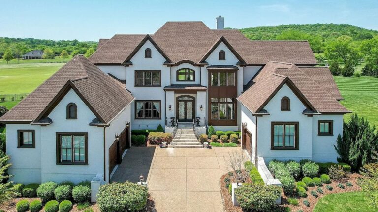 This $4,200,000 Elegant Estate Commands Premier Golf Course and Hillside Views in Tennessee
