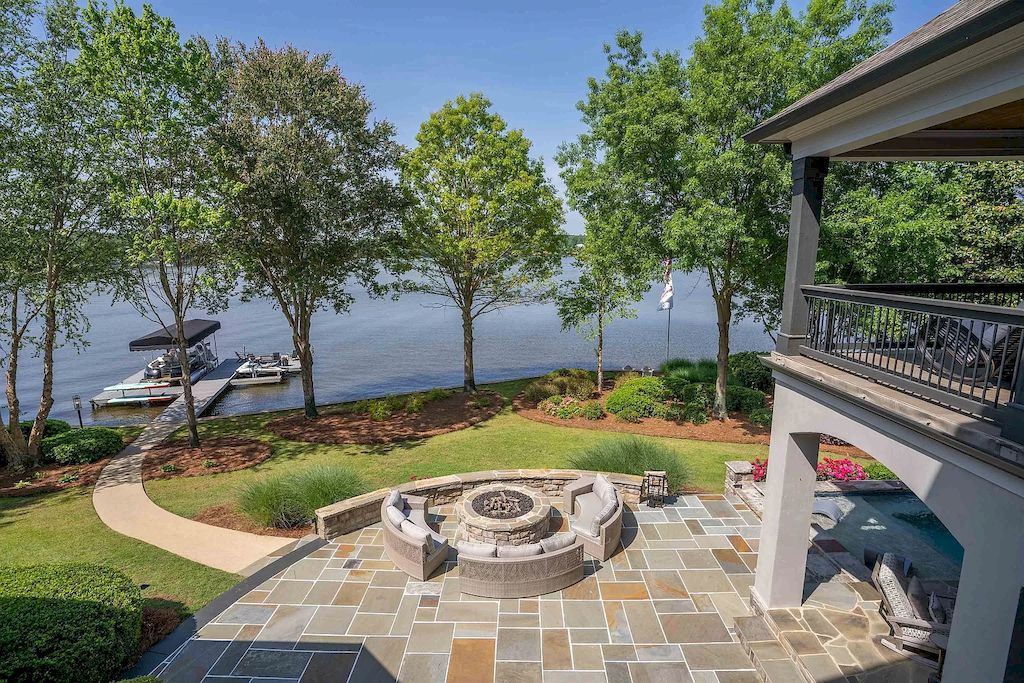 The Estate in Georgia is a luxurious home situated on a gorgeous premium private lot offering spectacular water views now available for sale. This home located at 150 Wildwood Dr, Eatonton, Georgia; offering 05 bedrooms and 06 bathrooms with 6,756 square feet of living spaces.