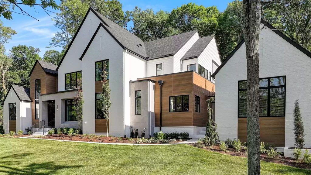 The Home in Tennessee is a luxurious home showcasing chic and open layout for many amazing entertaining spaces now available for sale. This home located at 4600 Shys Hill Rd, Nashville, Tennessee; offering 05 bedrooms and 07 bathrooms with 7,108 square feet of living spaces. 