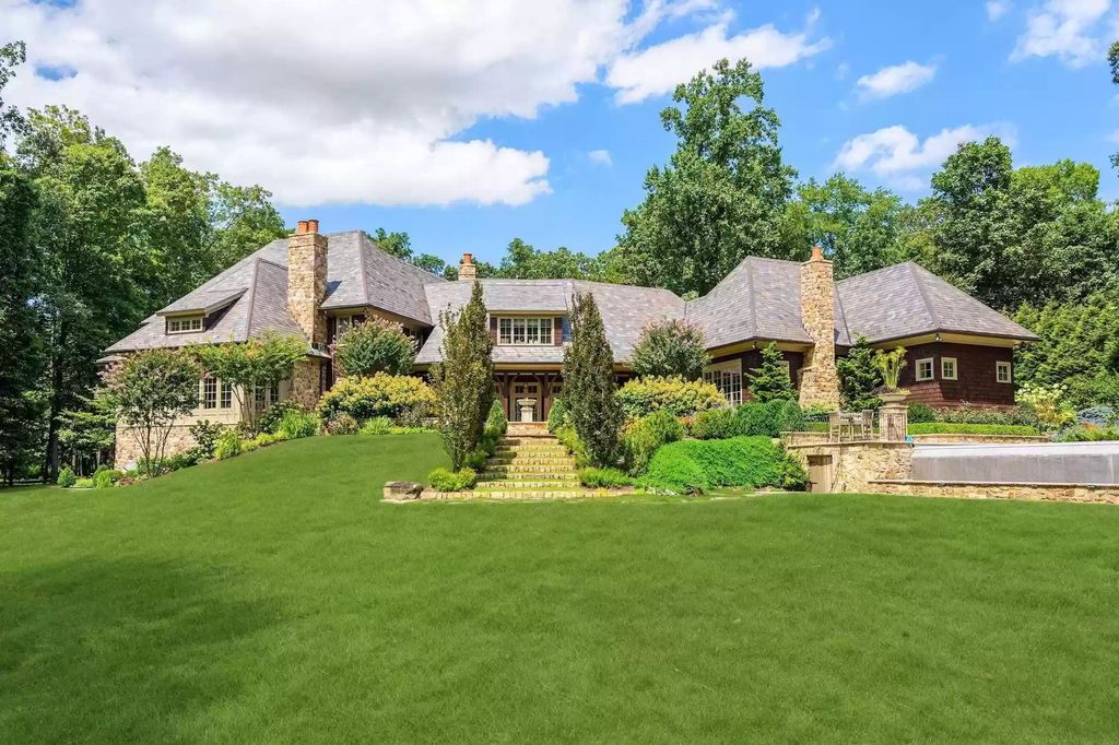 The Estate in Virginia is the fully gated estate, designed by well-known landscape designer, Charles Owen of Fine Landscapes, now available for sale. This home located at 524 Innsbruck Ave, Great Falls, Virginia