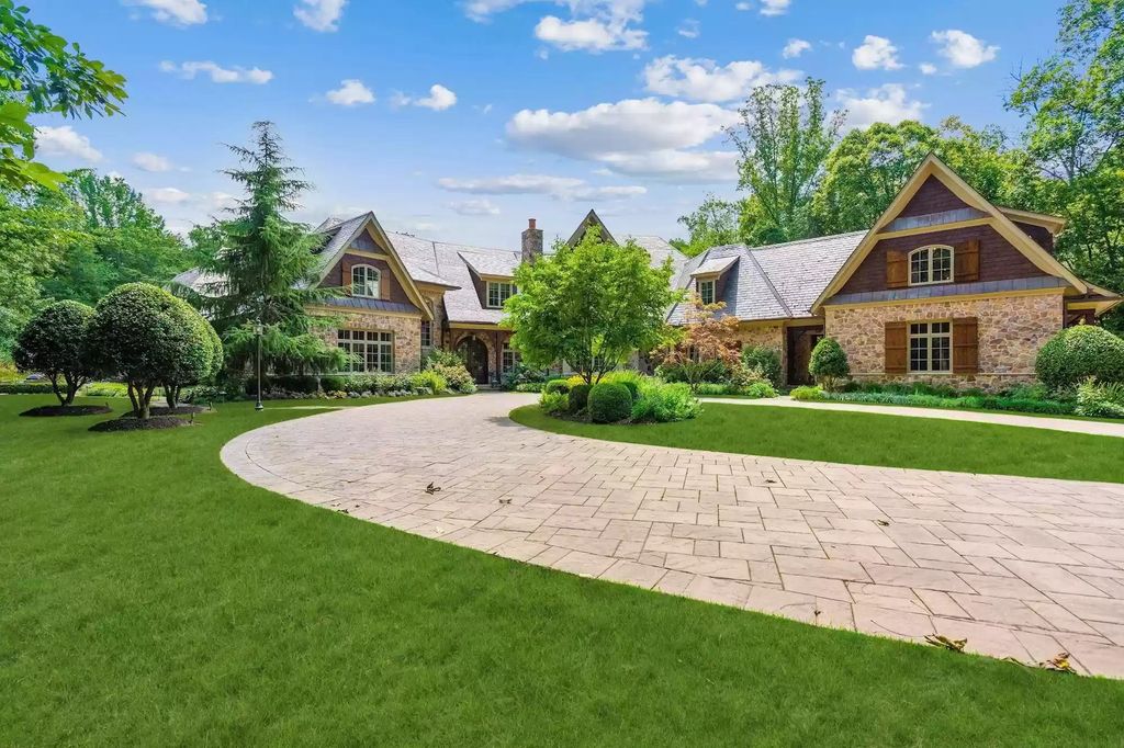 The Estate in Virginia is the fully gated estate, designed by well-known landscape designer, Charles Owen of Fine Landscapes, now available for sale. This home located at 524 Innsbruck Ave, Great Falls, Virginia