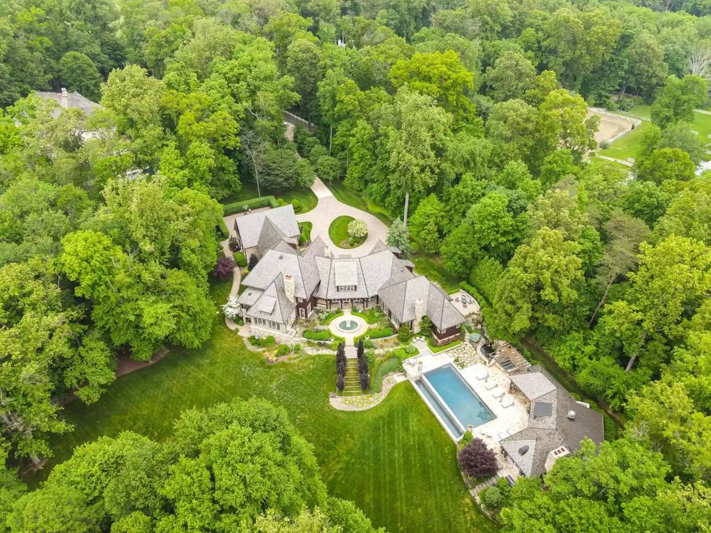 This-8500000-Remarkable-Estate-Offers-Privacy-and-Resort-style-Amenities-in-Virginia-49