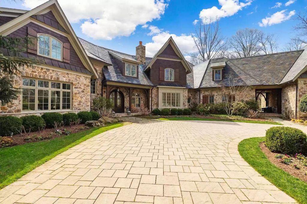 The Estate in Virginia is the fully gated estate, designed by well-known landscape designer, Charles Owen of Fine Landscapes, now available for sale. This home located at 524 Innsbruck Ave, Great Falls, Virginia