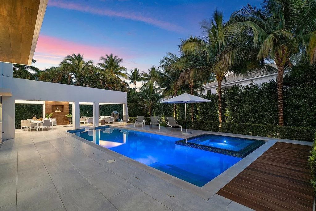 This-8700000-Modern-European-Home-in-Boca-Raton-has-An-Incredible-Backyard-Space-25