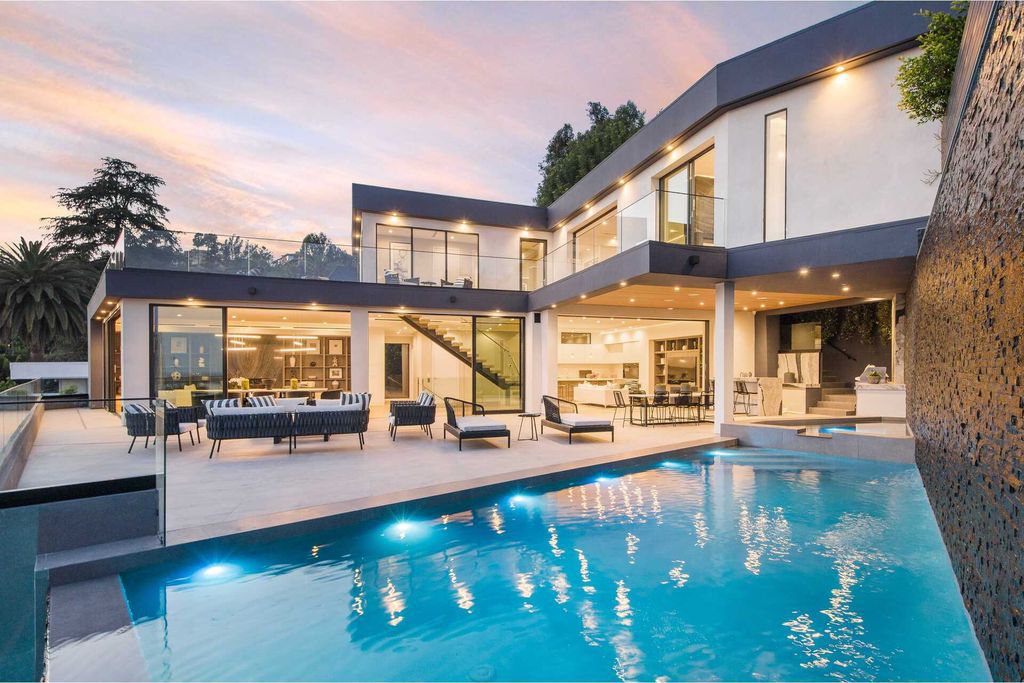 The Home in Los Angeles is a brand new modern gated view property was designed with both entertaining and everyday living in mind now available for sale. This home located at 1947 Glencoe Way, Los Angeles, California